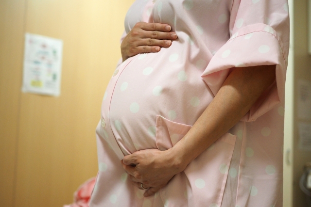 出産　入院　妊婦　マタニティ　臨月